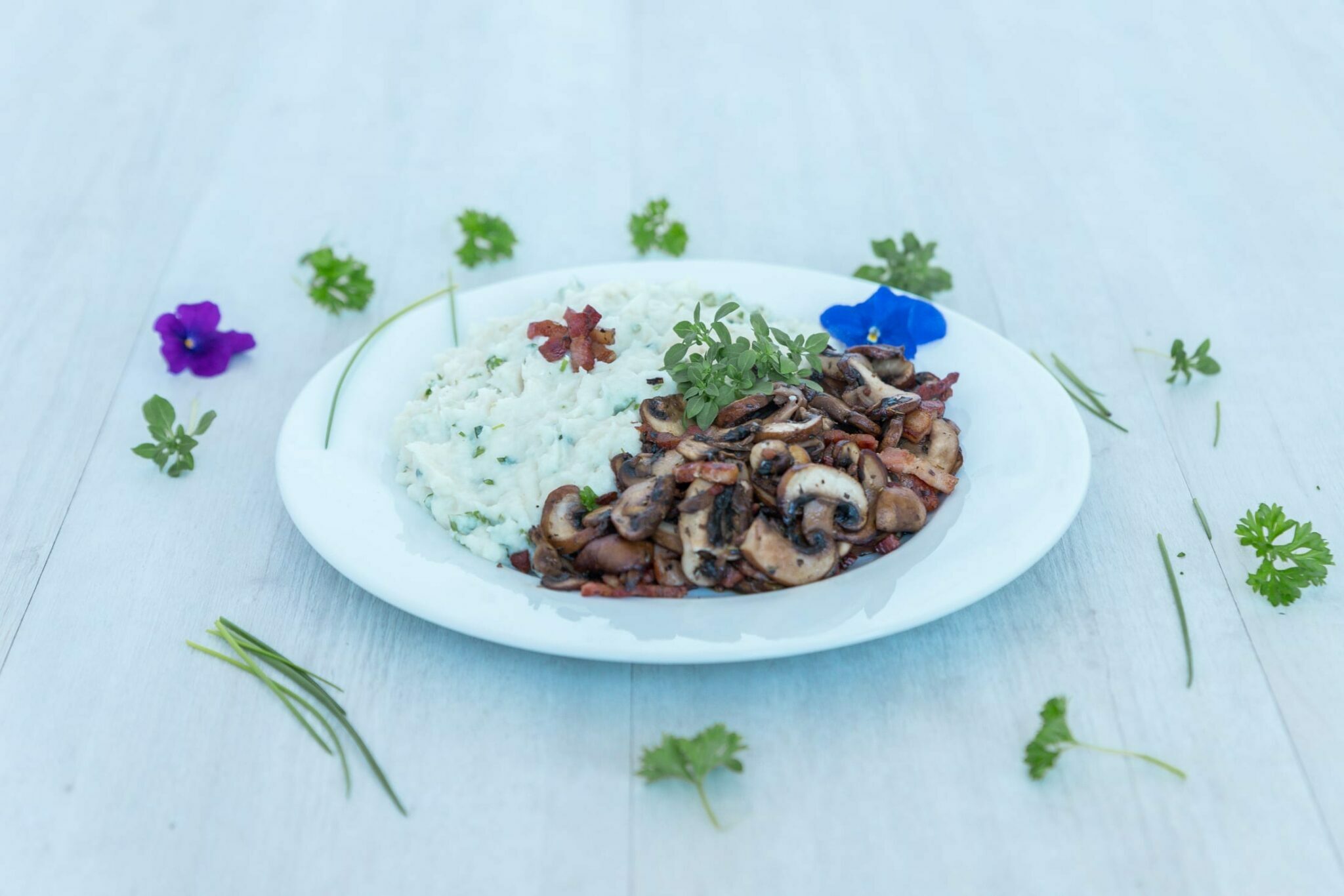 Soulfood: Blumenkohlpüree mit Speck und Pilzen