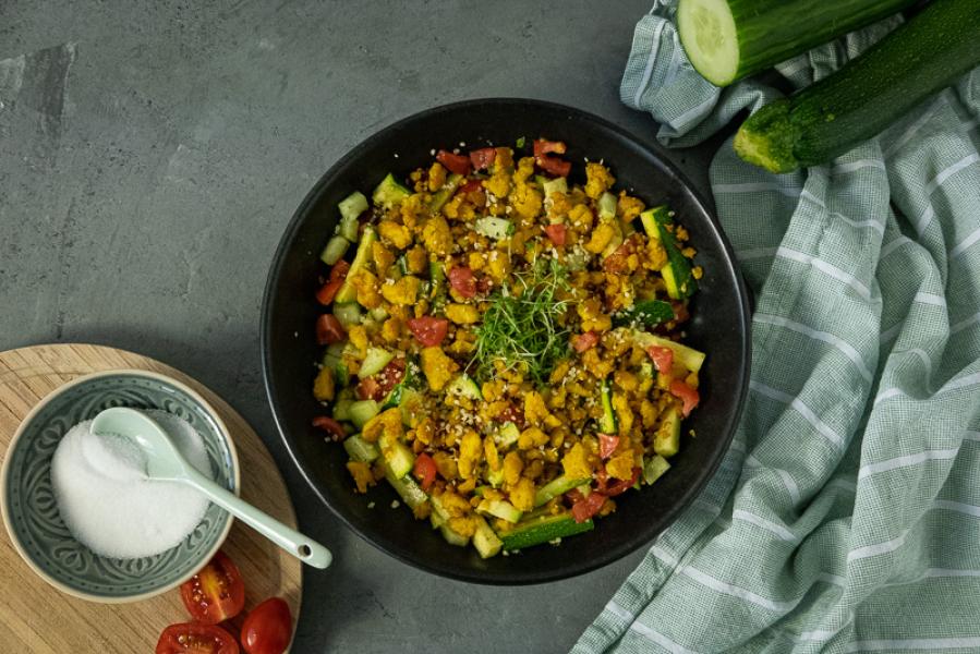 Orientalische-Bowl-mit-Tempeh-Crunch-Low-Carb