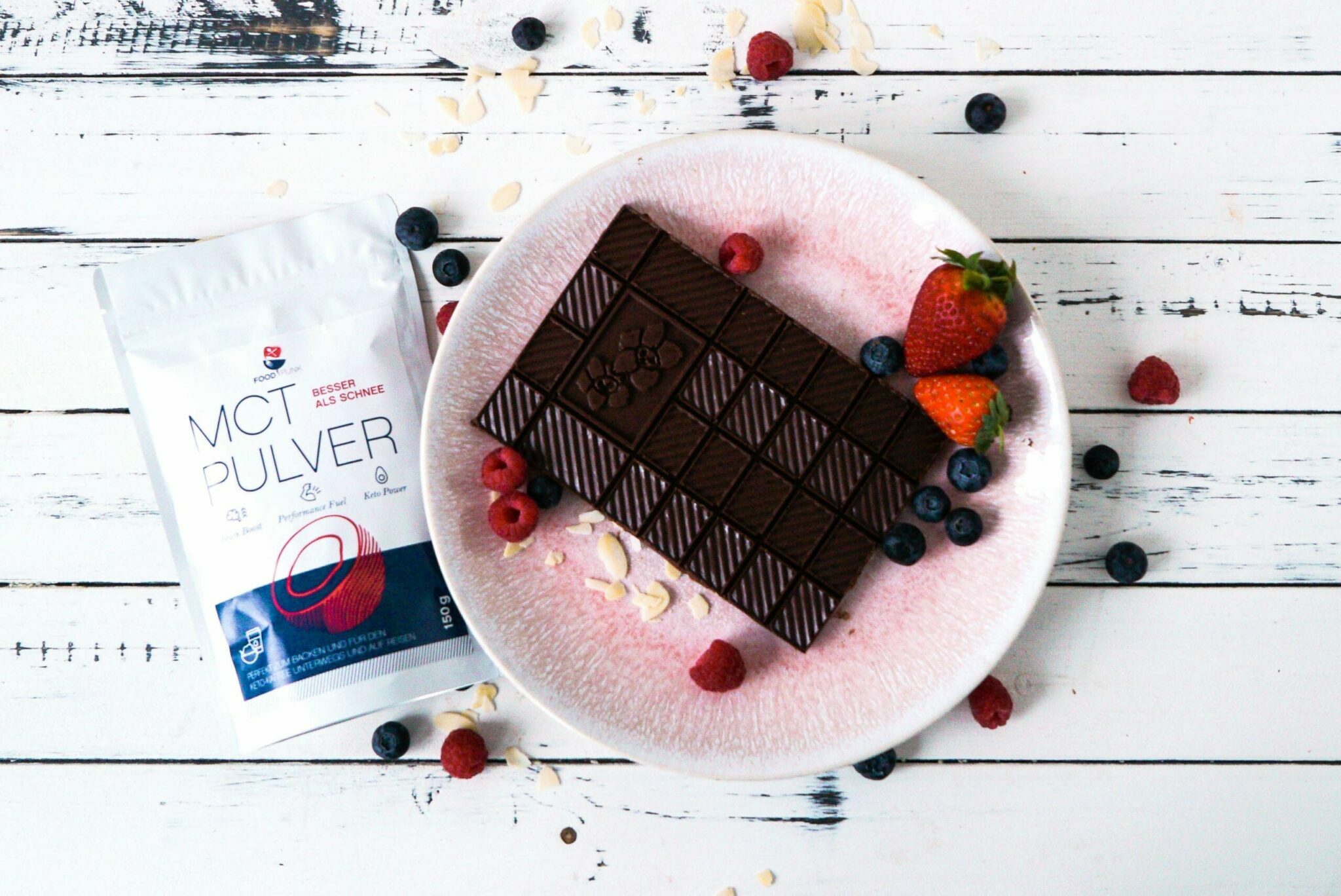 Keto Nougat Schokolade mit extra Keto-Kick